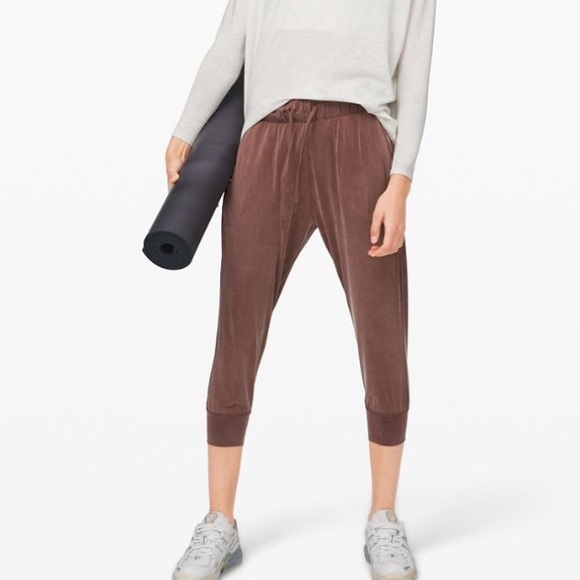 Lululemon Lost in Leisure Crop Pant - size 10 - Picture 2 of 8